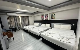 Retrol Hotel